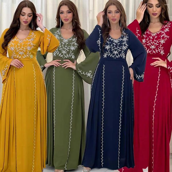Abbigliamento etnico Medio Oriente Dubai Abito con applicazioni ricamate Abaya Musulmano Elegante cena per feste Abito a maniche lunghe con scollo a V Moda Vestido