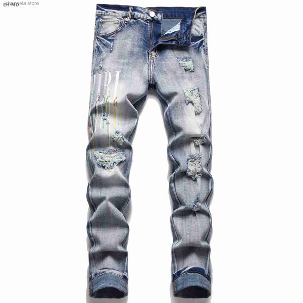 Jeans da uomo Jeans ricamati distintivi da uomo alla moda Marchio di moda americano Pantaloni stampati in colore chiaro elasticizzato Cuciture gamba dipinta Arcobaleno T240205