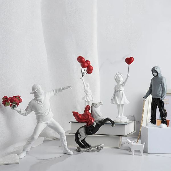 Collezione di sculture banksy statue lanciatore di fiore pop art moderno palloncino figurina figurina decorazione per la casa accessori Street 240202