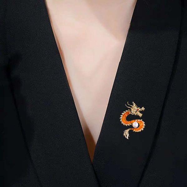 Fashion Classic Gold Orange Dragon Spille per donne con uomo versatile in stile cinese Fiori del torace da donna Segni zodiacali perle