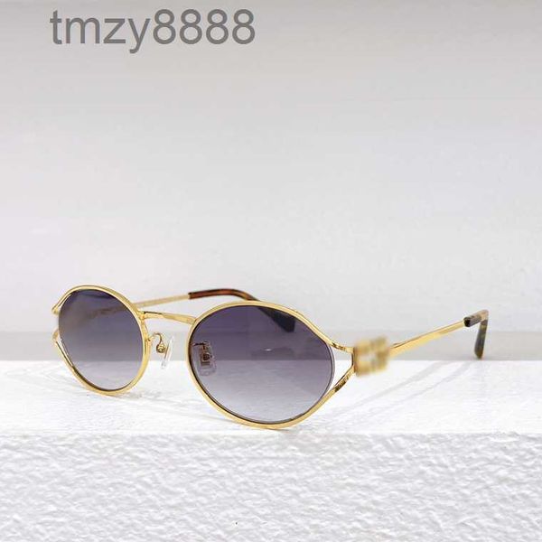 Sonnenbrille für Damen, Designer-Stil, 52 Jahre, Anti-Ultraviolett, Retro-Platte, Vollformat-Brille, zufällige Box 02 H7YP