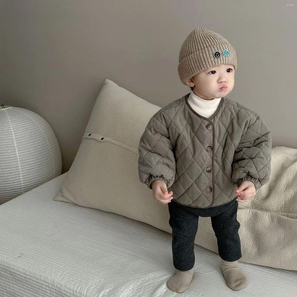 Set di abbigliamento 7955 Vestiti per bambini 2024 Cappotto da ragazzo imbottito in cotone autunno e inverno Capispalla casual o camicia con fondo pantalone