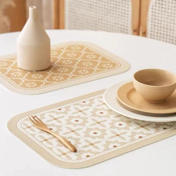 Tapetes de mesa Tapete de copo Padrão exclusivo resistente ao calor de couro falso decorativo almofada à prova de óleo antiderrapante placemat para casa