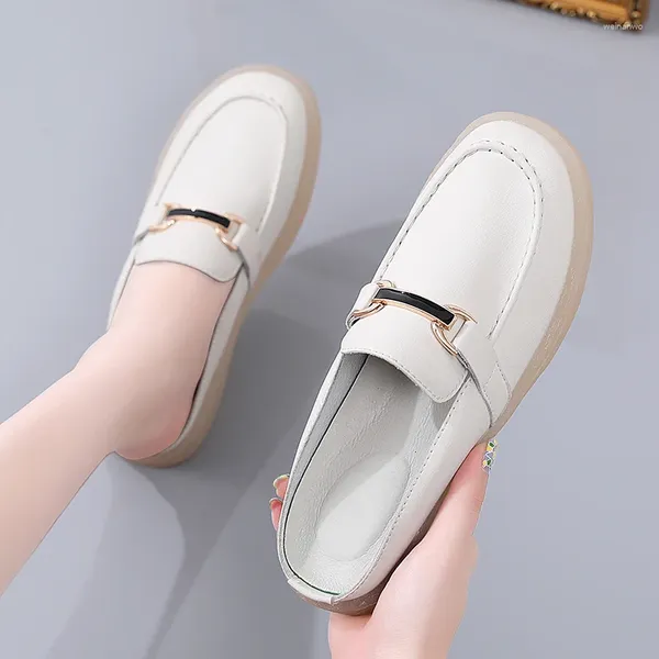 Sandálias 2024 couro genuíno feminino casual branco sapatos planos verão metade chinelos luz respirável cuidado