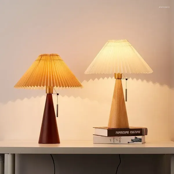 Lâmpadas de mesa Nordic madeira LED lâmpada plissada luminária lustres para estudo escritório sala de estar quarto cabeceira decoração interior iluminação