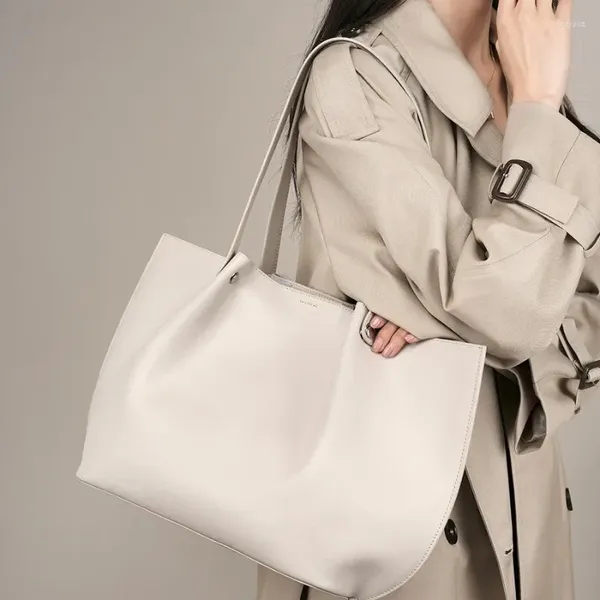 Abendtaschen 2024 FashionTrend Damentasche Exquisite große Kapazität Tote High-End-Retro-Schulter Modische Urban Beauty Handtasche