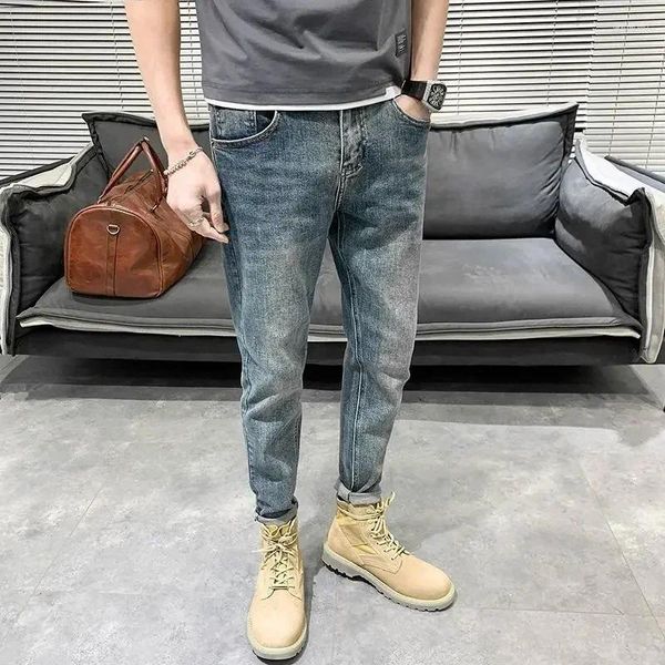 Herren-Jeans, schmal zulaufende, kurze Hose, schmale Passform, Skinny-Mann-Cowboy-Hose, elastisch, eng anliegend, koreanischer Modetrend 2024