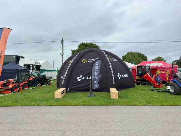 Оптовая надувная портативная 6/8M надувная палатка-паук куполообразной автомобильной палатки гараж со стенами на продажу