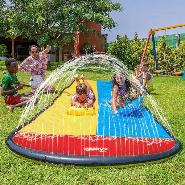 Scivolo d'acqua da giardino Giocattolo per bambini all'aperto Scivoli da giardino Scivoli d'acqua Scivoli estivi con irrigatore integrato 240202