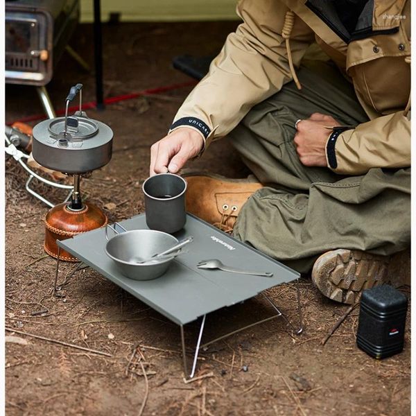 Mobili da campeggio Cuscino carino Mini tavolo pieghevole ultraleggero in lega di alluminio Semplice portatile da campeggio all'aperto Tè Caffè veloce