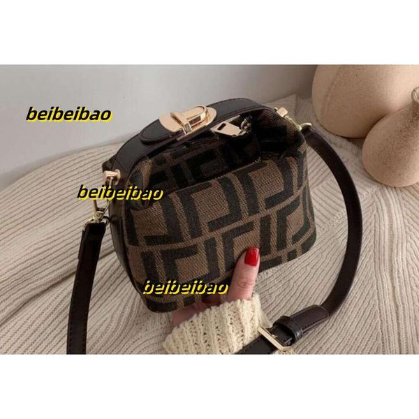 Akşam çantaları tasarımcı kadın lüks çantalar çapraz gövde yüksek kaliteli pahalı duffle el çantası kadın cüzdan omuz çanta öğle yemeği eğilimi çantası hediye 2024