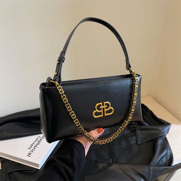 Bolsa feminina com textura personalizada, nova corrente horizontal simples e moderna, barra de ombro único nas axilas, 2024, 78% de desconto no atacado da loja