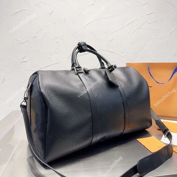 2024 AAAA Top Designer Duffel Große Kapazität Wasserdicht Klassische Kette Herren Reisetasche Outdoor Leder Bedruckt Streifen Emed Übergroße Damen Einkaufstasche