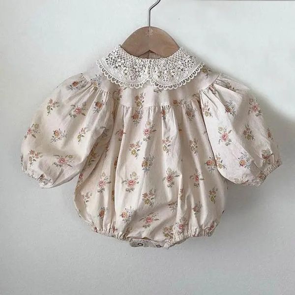 Sweetborn Осень Цветочный принт Кружевной воротник с длинными рукавами Onesie Girl Baby Flower Хлопок Повседневная Свободное боди Одежда для младенцев 240118