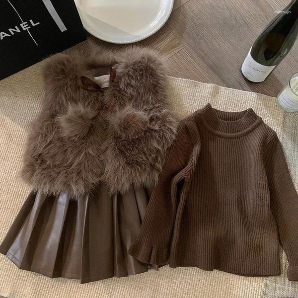 Set di abbigliamento Completo invernale per bambini per bambini per ragazze con gilet di lana e cotone addensato maglione mezza gonna a pieghe