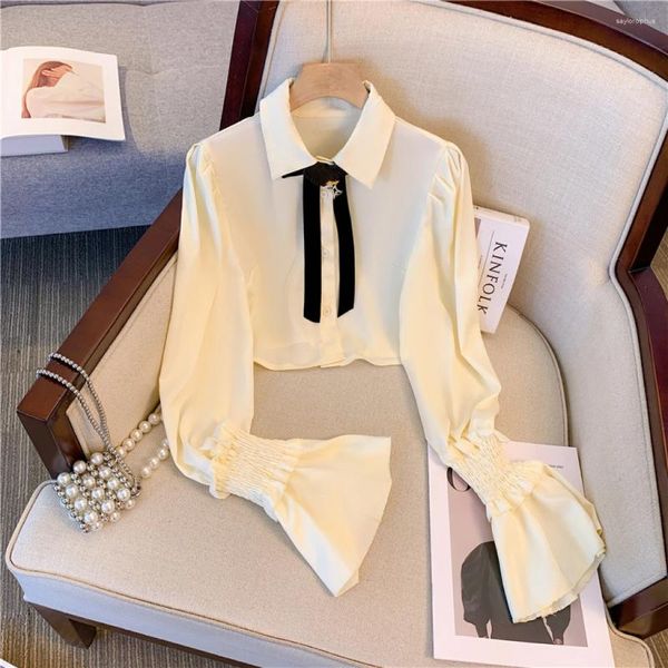 Camicette da donna Versione coreana Elegante colletto rovesciato con maniche svasate Camicia con fiocco Causale T-shirt di lusso sottile bianca