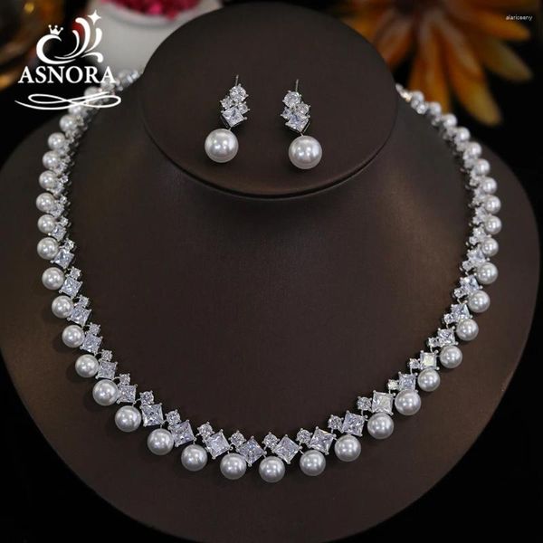 Halskette Ohrringe Set elegante weiße CZ Hochzeit Zubehör für Frauen Bräute klassische runde Perle und Kostüm X0482