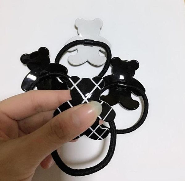 43x47cm acrílico preto e branco bonito doodle urso cabeça corda c anel de cabelo elástico para senhoras coleção cocar jóias vip g807019277