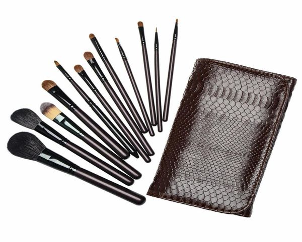 12pcs pincéis de maquiagem de alta qualidade conjunto de pó contorno blush rosto pincel Kabuki olho compõem escova de cabelo de cabra ferramentas cosméticas com um Bag1780854