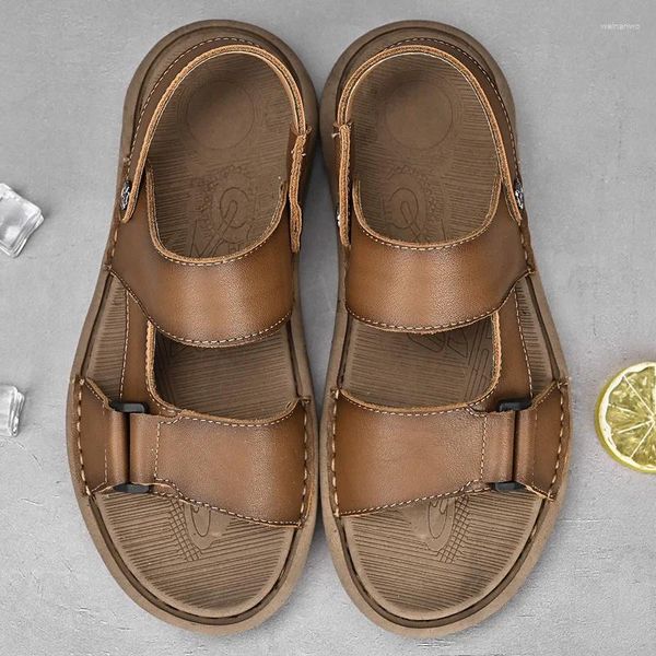 Продажа сандалий Мужская кожа Европа Америка Простая пляжная обувь Домашняя повседневная износостойкая походная обувь