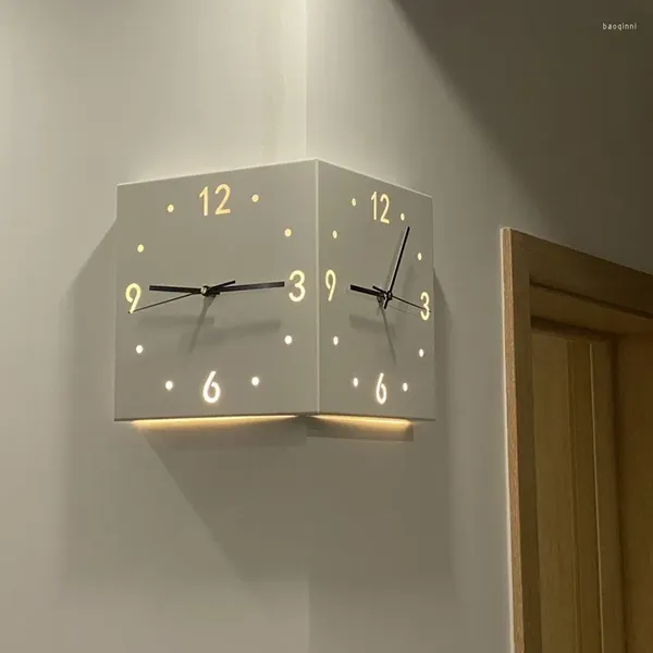 Relógios de parede Bateria Digital LED Relógio Moderno Design Vidro Minimalista Luminoso Adesivos Horloge Murale Sala de estar Móveis