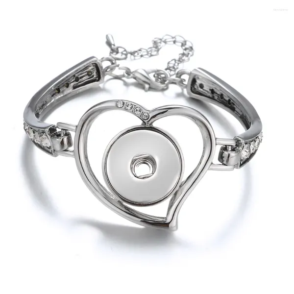 Braccialetti con ciondoli Moda Charming Crystal Hollow Heart Snap Bracciale Bangle 20cm Fit 18MM Bottoni Gioielli all'ingrosso SG0219