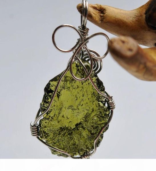 Pingente de pedra de energia de cristal verde moldavita natural para homens e mulheres colar de casal joias finas lj2010163857626