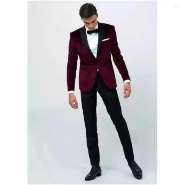 Abiti da uomo Giacca in velluto bordeaux con pantaloni neri Custome Homme Terno Masculino Uomo Slim Fit Grooms Wedding Party Blazer2 Pezzi