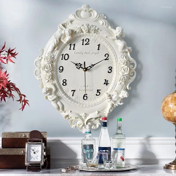 Orologi da parete Resina bianca plastica Stile retrò europeo Arredamento per la casa Soggiorno Camera da letto Orologio muto Originalità Decorare