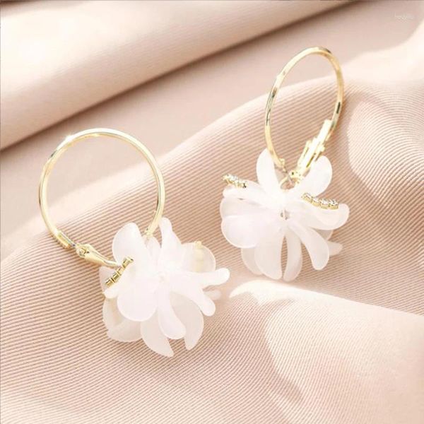 Baumeln Ohrringe 2024 Retro Weiß Grün Blumen Ohr Ring Mode Stil Marke Anhänger Luxus Strass Weiblichen Eardrop