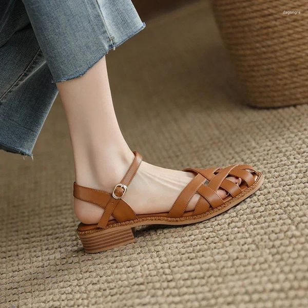 Sandalen Cool Sa Wind Weiches Leder mit einer Linie von Damen Sommer 2024 Hollow Roman Shoe Eine Overhead-Sandale