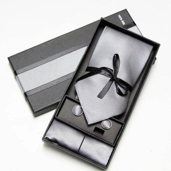 Moda Wide Tie Sets Mens pescoço amarra Hankerchiefs Cufflinks 10 Cores Box Presente de poliéster Made 240123