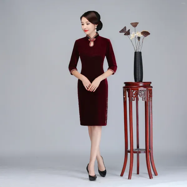 Roupas étnicas Feminino Qipao Estilo Chinês Clássico Mandarim Collar Vestido Outono Inverno Veludo Meia Manga Chengsongsam Tamanho Grande Sexy