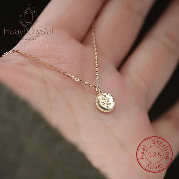 Rose kleine Münze S925 Sterling Silber vergoldet K Gold Halskette Perlenkante glänzend geschnitzte Blume Mini-Stil weibliche Anhänger Halskette 240201