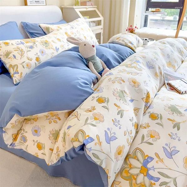 Set di biancheria da letto Ins Moda Motivo floreale Carino Set di quattro pezzi Dormitorio Casa Lenzuolo Copripiumino Federa Tre pezzi