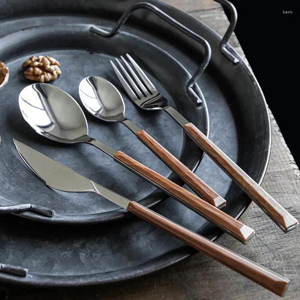 Set di stoviglie El Home Use Acciaio inossidabile Portoghese Occidentale Stoviglie Coltello da bistecca creativo retrò semplice con venature del legno all'ingrosso della fabbrica