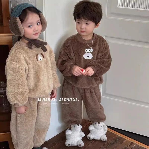 Set di abbigliamento Coreano Abbigliamento invernale per bambini 2024 Set superiore e inferiore per bambini Flanella Pigiama morbido e caldo Dolce due pezzi