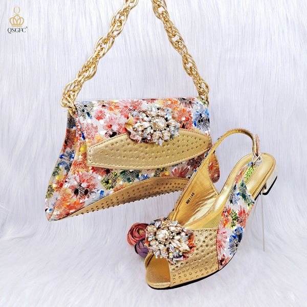 PM est Set di scarpe e borsa da donna di design italiano con punta aperta color oro per tutti i giorni e feste per banchetti 240130