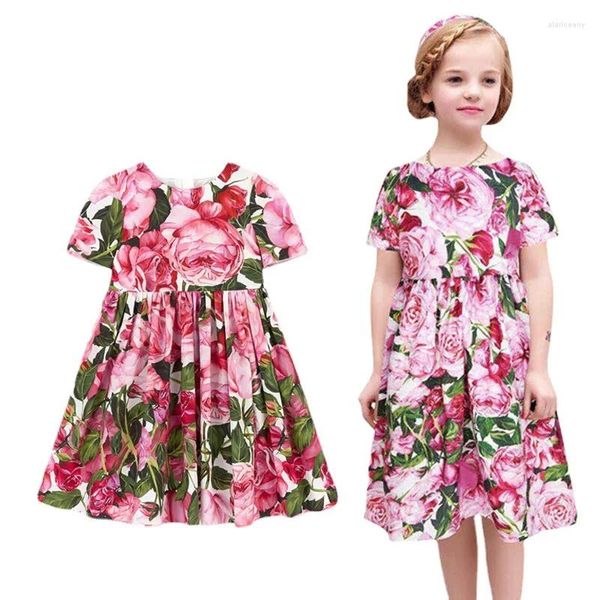 Девушка одевается детская юбка весна и летние девочки с полным принтом розово