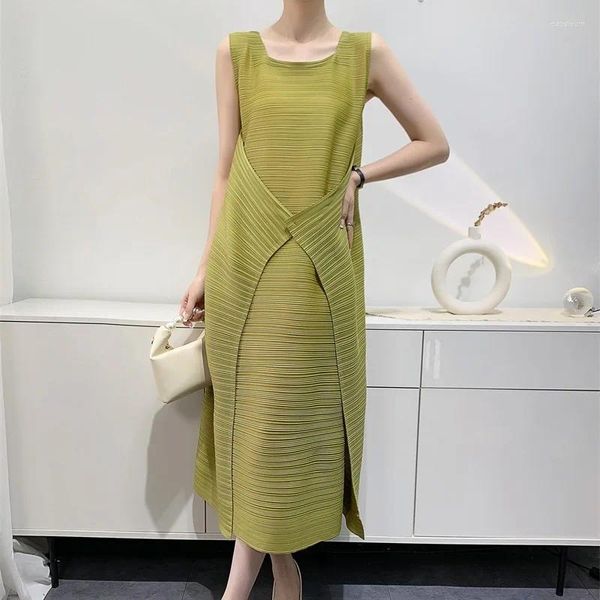 Sıradan Elbiseler 2024 Son Tunik Kolsuz Elbise Kadın İlkbahar Yaz Zarif Yumuşak Örtü Miyake Gevşek Pileli Maxi için