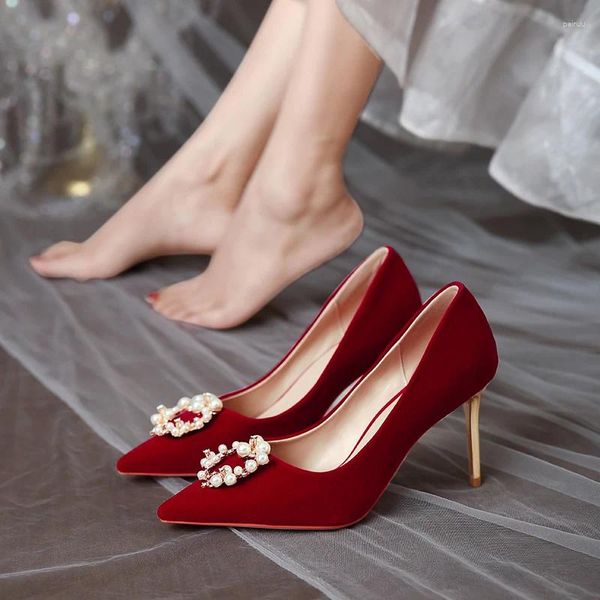 Elbise ayakkabıları Çin retro tarzı düğün inci döngüsü toka gelin pompalar şarap kırmızı süet bez yüksek topuk tost kadın tek ayakkabı