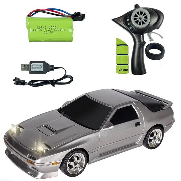 1 18 AE86 MODEL LD1802 RC DRIFT CAR 2.4G YOL üzerinde uzaktan KONTROL ESP Gyroscope LED RC Racing Araba Çocuk Oyuncakları 240122