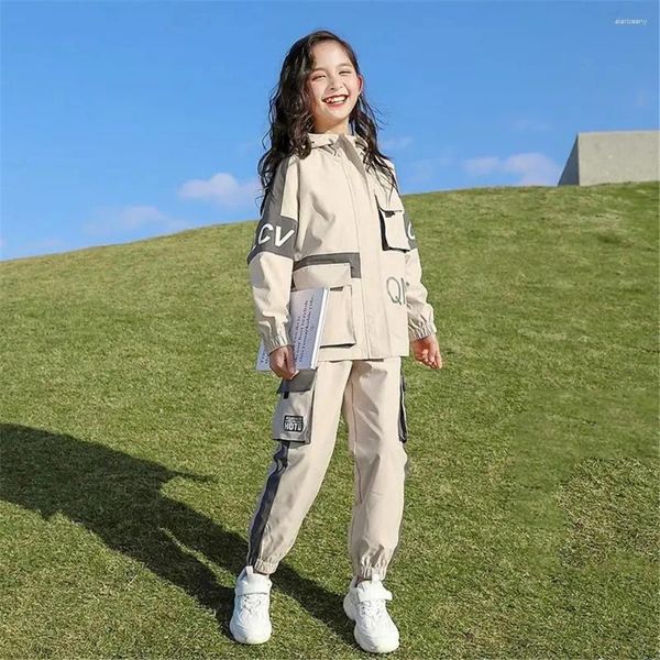 Conjuntos de roupas SpringAutumn Dacron Girls Terno 2024 Versão Coreana Com Capuz Menina Sportswear Children's 2-Peça Set