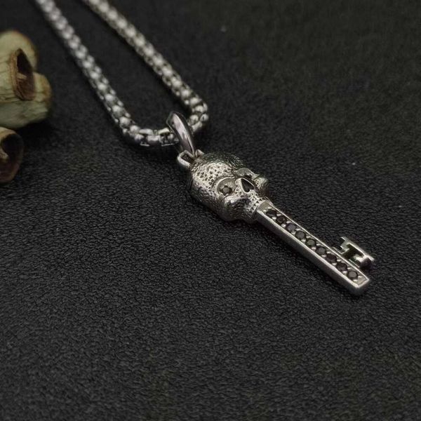 Marca de moda jóias colar de luxo masculino crânio chave amuleto em prata esterlina com pav diamantes pretos memento mori jóias