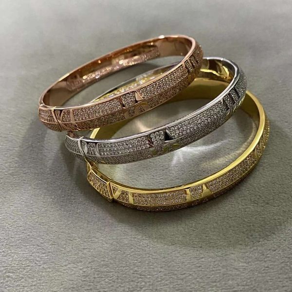 Moda de luxo venda quente outono nova coleção atlas sólida dobradiça larga pulseira 18k ouro rosa pavimentada diamante casal jóias