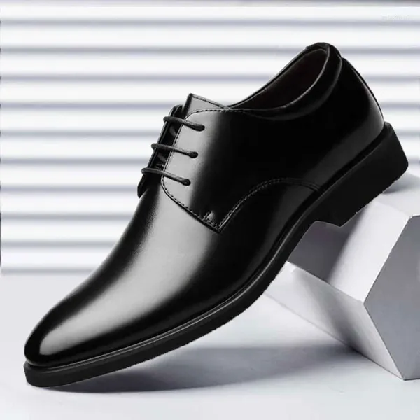 Scarpe eleganti da uomo di grandi dimensioni in pelle da lavoro Abbigliamento formale da uomo Casual in stile coreano alla moda da uomo di design britannico