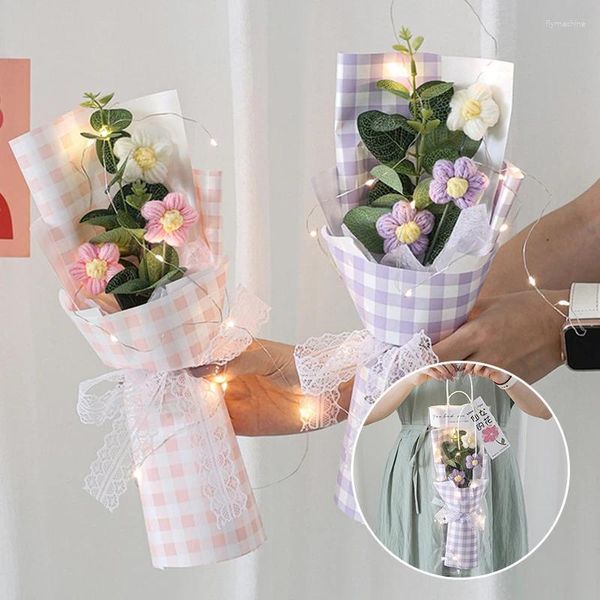 Flores decorativas 1 ramo buquê de flores de formatura crochê artificial com saco de presente lâmpada corda tricô dia dos namorados