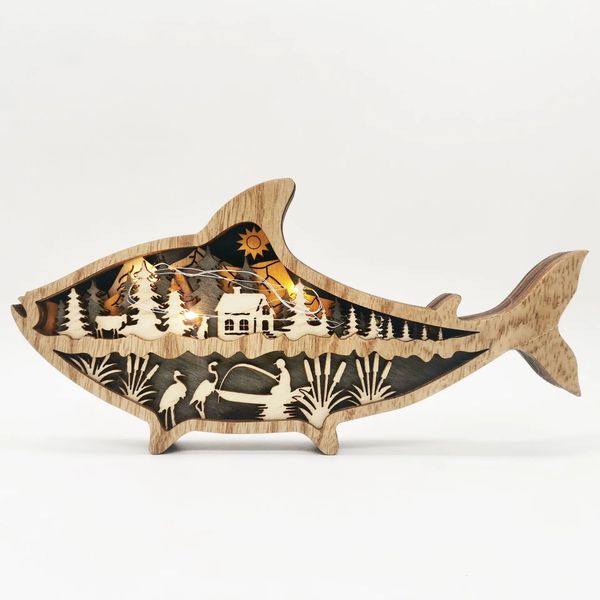 Pesce in legno intagliato Decorazione Lampada artigianale 3D Foresta cava Home Room Decor Figurine Ornamenti Scrivania Accessori per camera da letto 240123