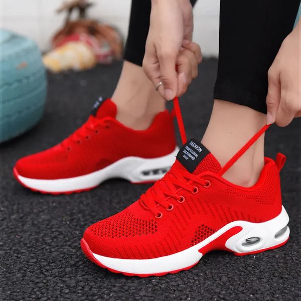 Donne Scarpe Da Ginnastica Della Piattaforma 2023 Rosso Altezza Crescente Sport Casual Scarpe Da Corsa Femme Primavera Cuscino D'aria Antiscivolo Feminino Zapatos 240126