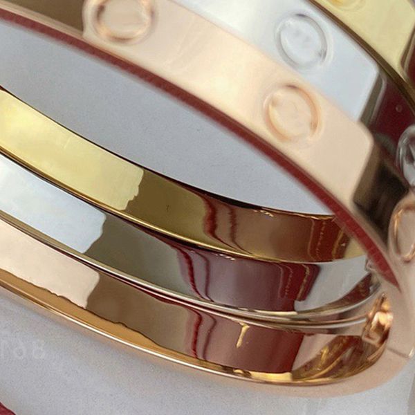 Tamanho da pulseira 16 -20 CM T0P Material para designer feminino para pulseira masculina A saliência do parafuso banhado a ouro 18K é consistente com o oficial 025 A